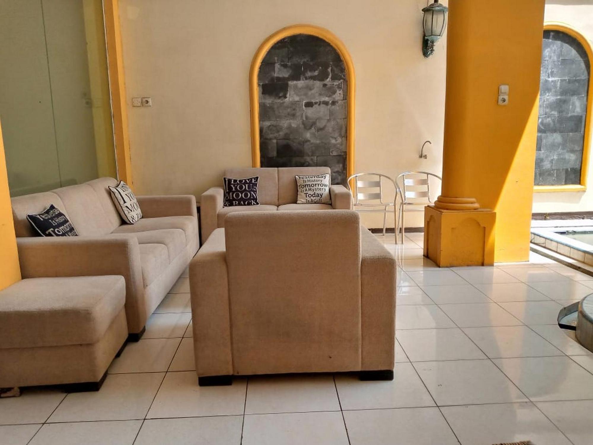 Reddoorz Syariah At Demasto Homestay Jembel Екстериор снимка